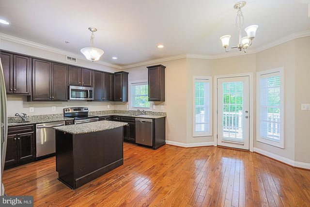 3709 FORDS LN, Baltimore, MD 21215