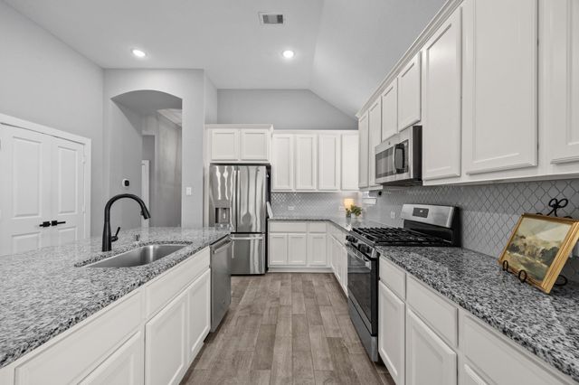 7917 Spring Run Drive, Magnolia, TX 77354