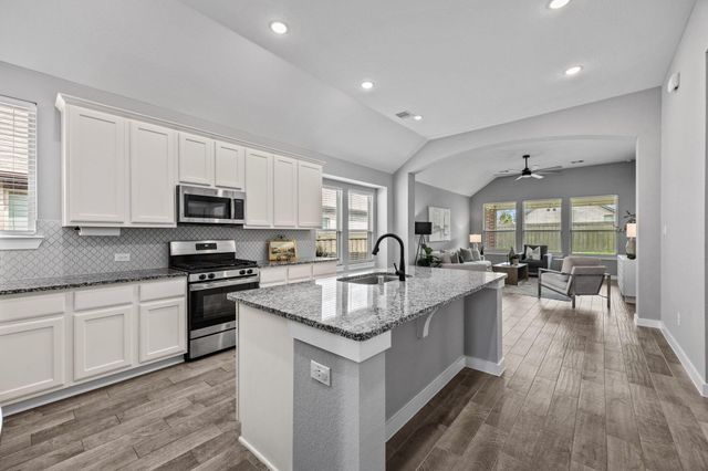 7917 Spring Run Drive, Magnolia, TX 77354