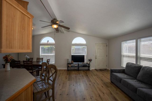 20 Russell Road, Salinas, CA 93906