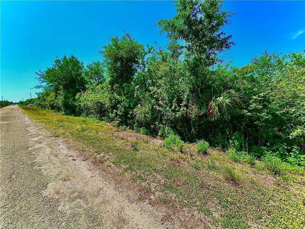 857 Casper Yost ST E, LEHIGH ACRES, FL 33974 — exterior