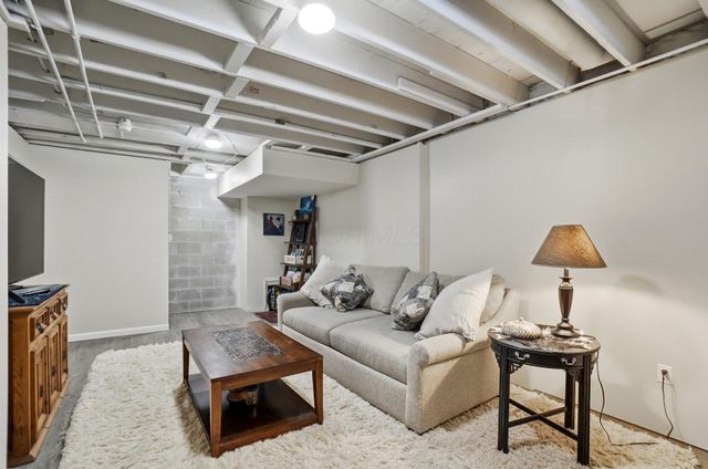 8910 Sedona Court, Lewis Center, OH 43035