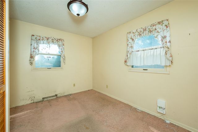 211 Mckinley Avenue, Des Moines, IA 50315