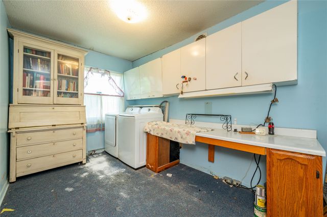 211 Mckinley Avenue, Des Moines, IA 50315