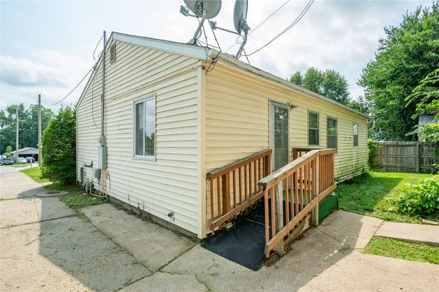 211 Mckinley Avenue, Des Moines, IA 50315