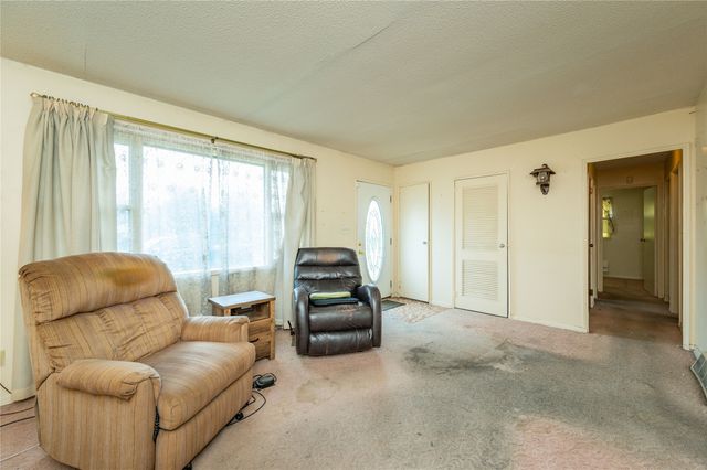 211 Mckinley Avenue, Des Moines, IA 50315