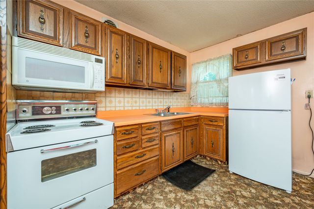 211 Mckinley Avenue, Des Moines, IA 50315