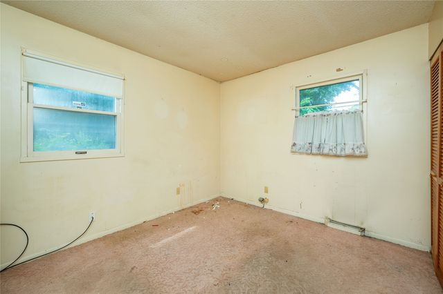 211 Mckinley Avenue, Des Moines, IA 50315