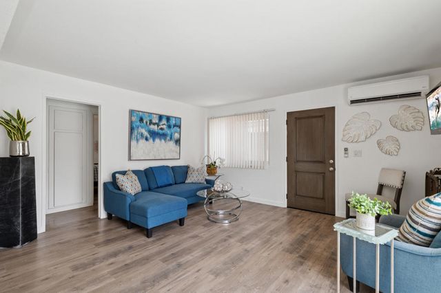 204 David Drive, Newport Beach, CA 92663