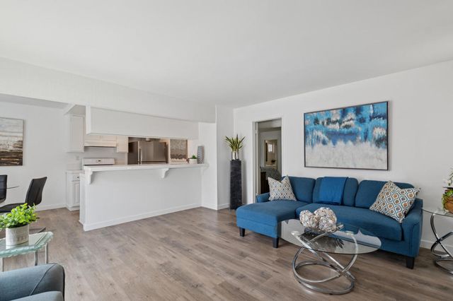 204 David Drive, Newport Beach, CA 92663