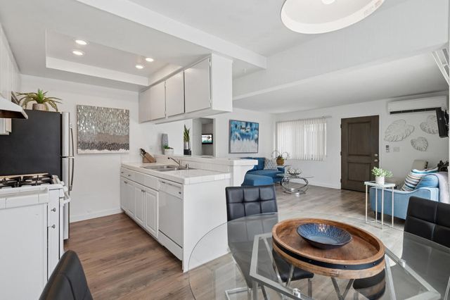 204 David Drive, Newport Beach, CA 92663