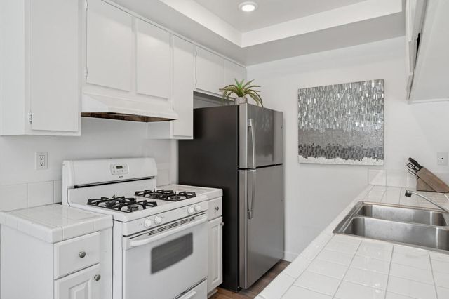 204 David Drive, Newport Beach, CA 92663