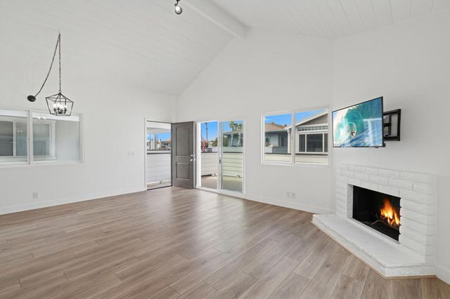 204 David Drive, Newport Beach, CA 92663