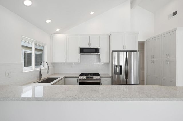 204 David Drive, Newport Beach, CA 92663