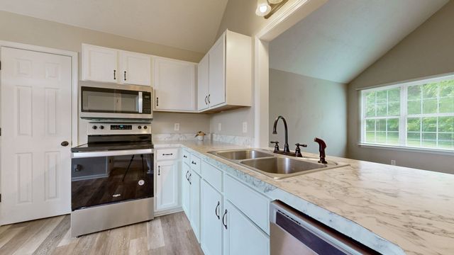 572 Cabot Cv, Clarksville, TN 37042