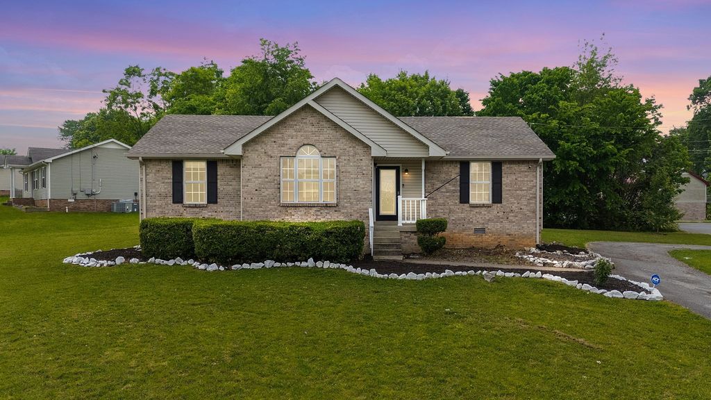 572 Cabot Cv, Clarksville, TN 37042