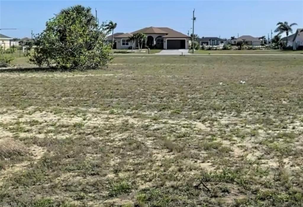 Image 2 of property listing at 4226 NW 34th ST, Cape Coral, FL 33993