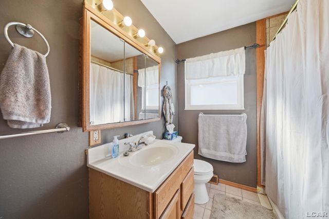 107 Renfrew Avenue, Adrian, MI 49221