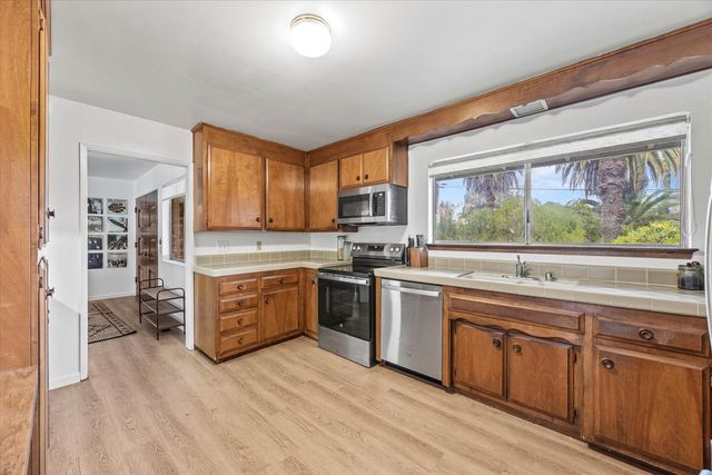 6310 Palm Dr, Carmichael, CA 95608