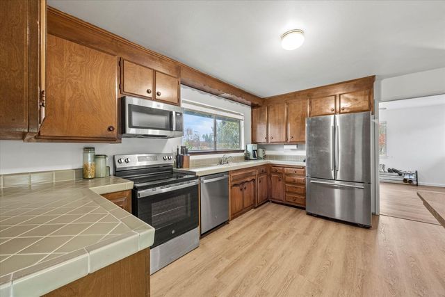 6310 Palm Dr, Carmichael, CA 95608