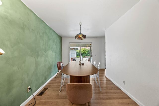 6310 Palm Dr, Carmichael, CA 95608