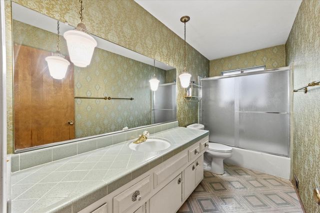 6310 Palm Dr, Carmichael, CA 95608