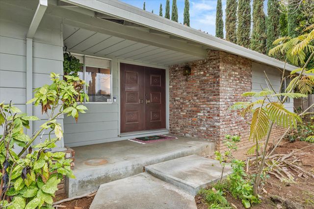 6310 Palm Dr, Carmichael, CA 95608