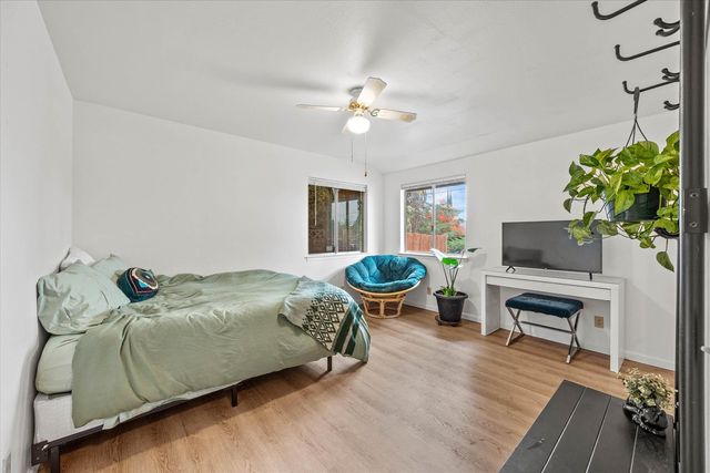 6310 Palm Dr, Carmichael, CA 95608