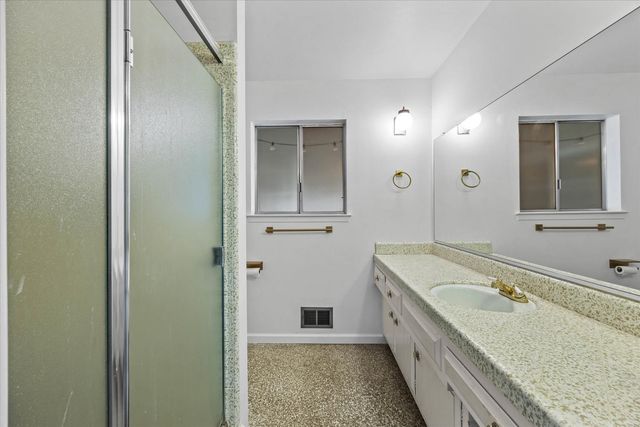 6310 Palm Dr, Carmichael, CA 95608