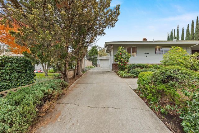 6310 Palm Dr, Carmichael, CA 95608