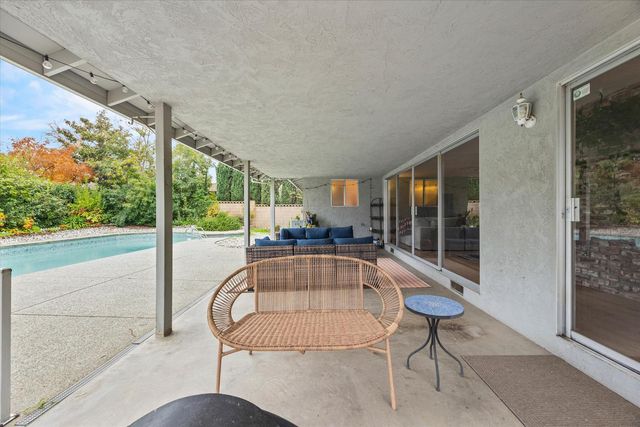 6310 Palm Dr, Carmichael, CA 95608