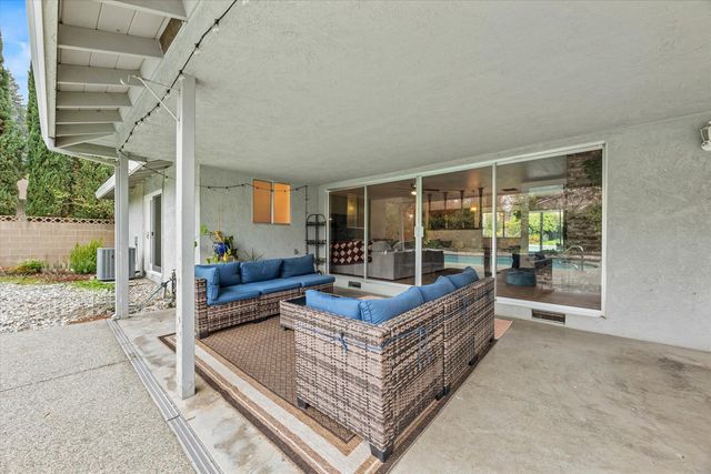 6310 Palm Dr, Carmichael, CA 95608