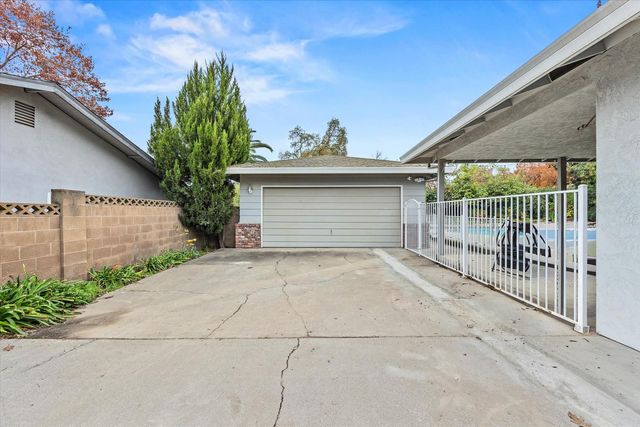 6310 Palm Dr, Carmichael, CA 95608