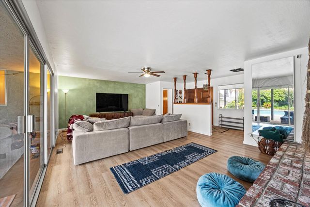 6310 Palm Dr, Carmichael, CA 95608