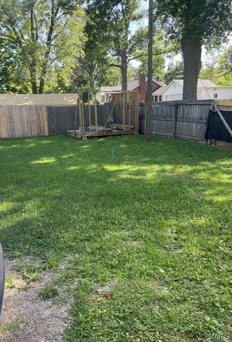 7927 South Rock Hill Road, St Louis, MO 63123