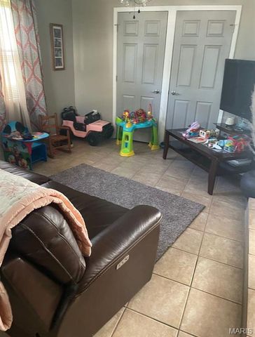 7927 South Rock Hill Road, St Louis, MO 63123