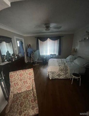 7927 South Rock Hill Road, St Louis, MO 63123