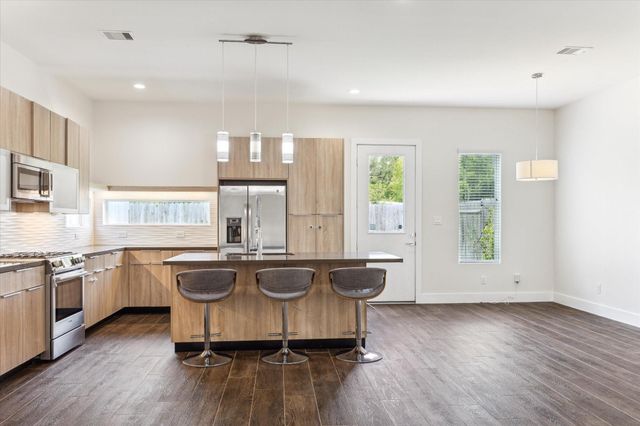 2220 Cortijo Place, Houston, TX 77091
