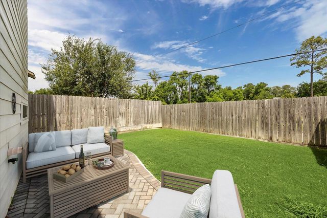 2220 Cortijo Place, Houston, TX 77091