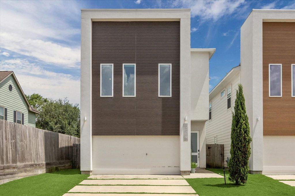2220 Cortijo Place, Houston, TX 77091