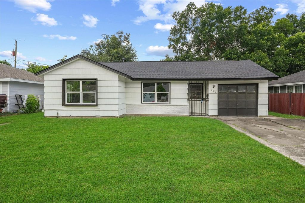 5826 Belmark Street, Houston, TX 77033