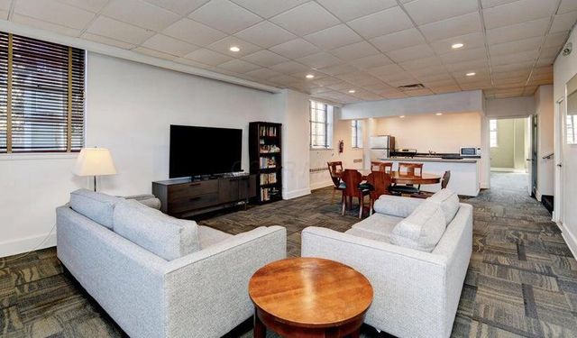 1620 E Broad Street, 1108, Columbus, OH 43203