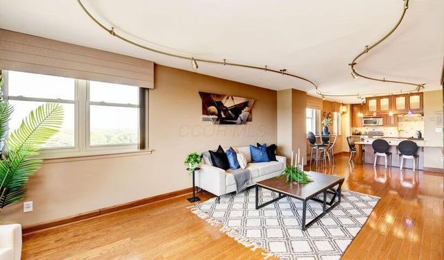 1620 E Broad Street, 1108, Columbus, OH 43203