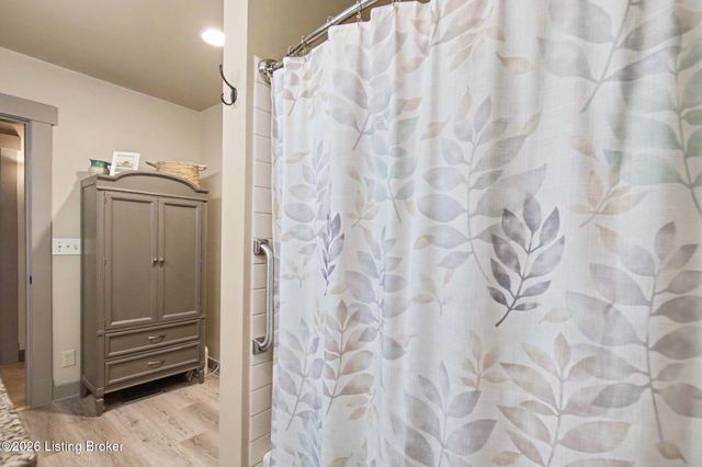 7604 Broad Run Rd, Louisville, KY 40291