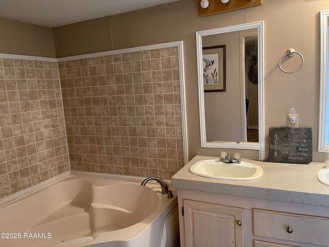 114 Rendezvous Road A, Scott, LA 70583