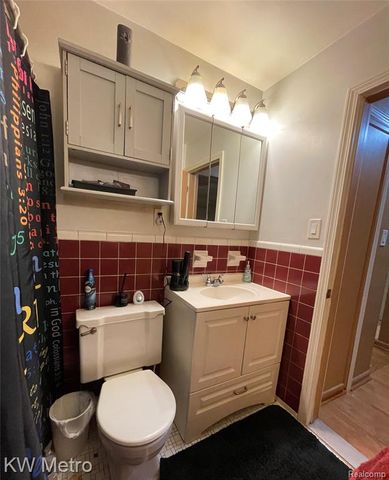 9979 Berwyn, Redford, MI 48239