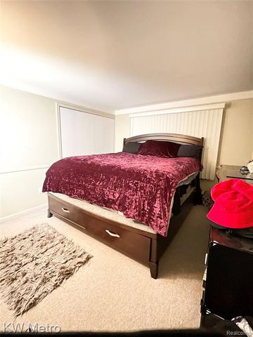 9979 Berwyn, Redford, MI 48239