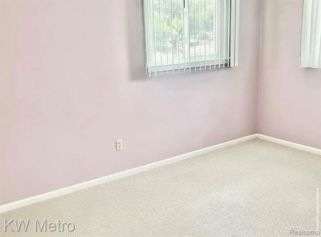 9979 Berwyn, Redford, MI 48239