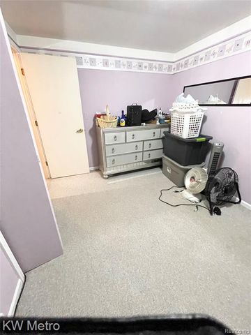 9979 Berwyn, Redford, MI 48239