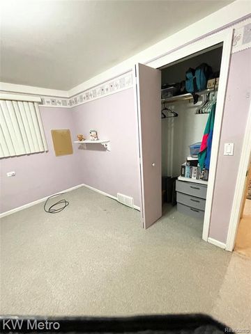 9979 Berwyn, Redford, MI 48239